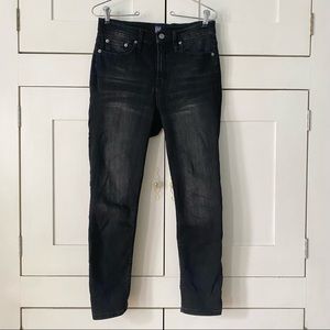 [GAP] Regular True Skinny Jeans in Black Volcano 27